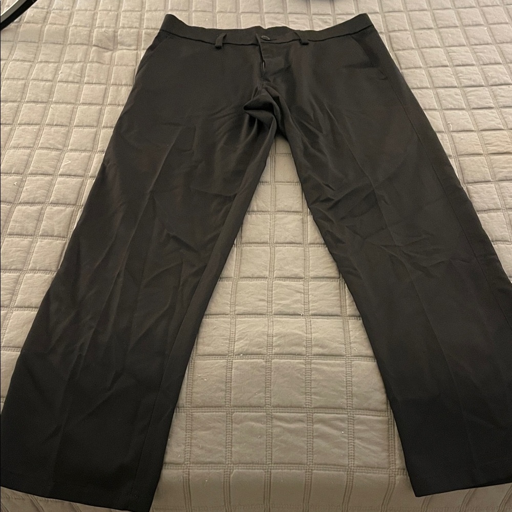 Haggar Cool 18 Pants in a classic fit 32x30 - Picture 2 of 7